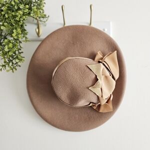 VTG Michael Howard 100% Wool Miss Bierner Made in USA Women's Tan Big Bow